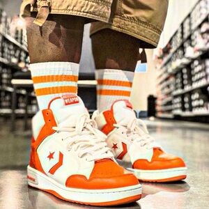 Converse Weapon Leather Mid Basketball Shoes Mens 11 Orange White A11956C